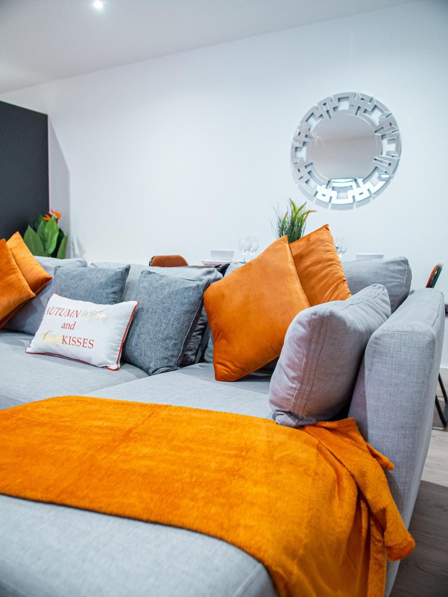 2-Bedroom With Breathtaking Views In Holmfirth Village, Huddersfield Bagian luar foto